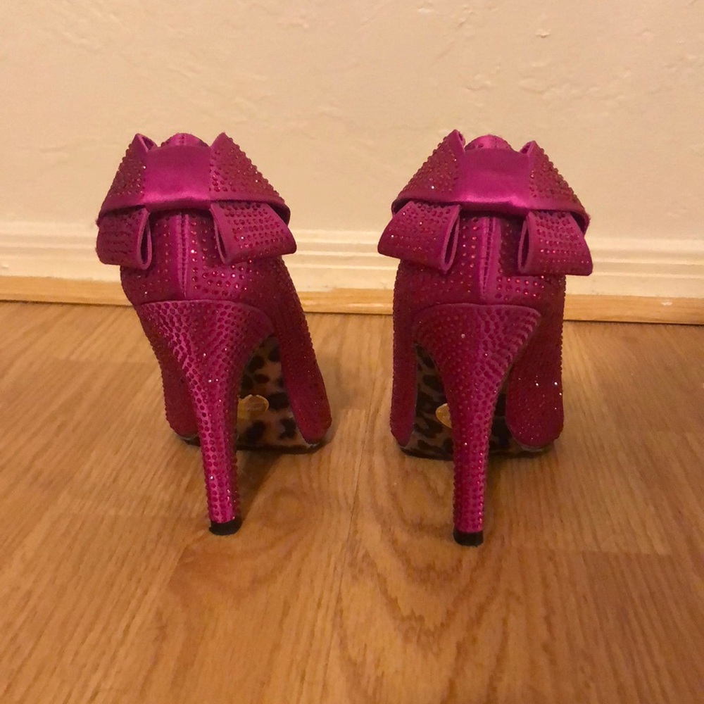 Betsey Johnson Hot Pink Heels with a bow